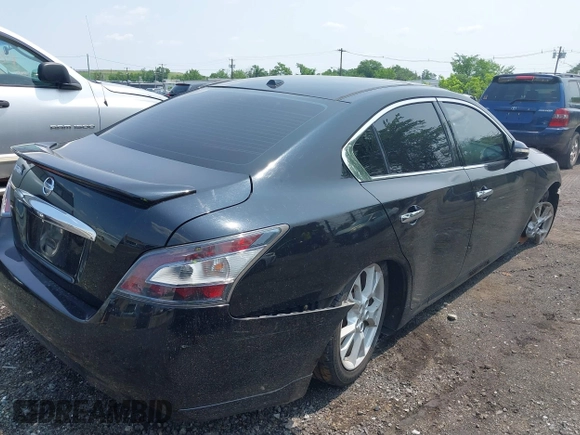 2014 Nissan Maxima SV z VIN 1N4AA5AP7EC913876, wystawiony jako IAAI lot #42487703 z przebiegiem 165 451 mil mil oraz . Historia ofert i sprzedaży dostępna na DreamBid. Obrazek 4.
