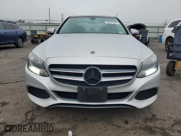 2018 Mercedes-Benz C 300 z VIN 55SWF4KB6JU262668, wystawiony jako Copart lot #55731875 z przebiegiem 115 651 mil mil oraz Szkoda całkowita • Salvage title. Historia ofert i sprzedaży dostępna na DreamBid. Obrazek 5.