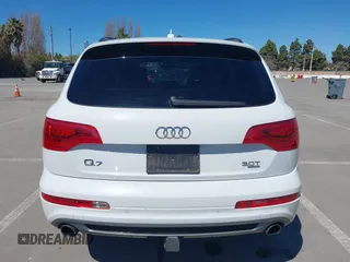 2015 Audi Q7 3.0T S line Prestige with VIN WA1DGAFE0FD027782, listed as a IAAI auction lot 41856552 with 116,563 mi miles. Bid and sale history available at carsss.com. Image 17.