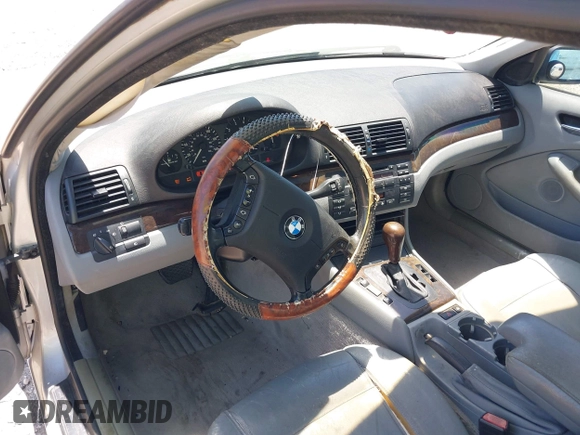 2003 BMW 3 Series 325i z VIN WBAEV334X3KL87573, wystawiony jako IAAI lot #42311092 z przebiegiem 262 326 mil mil oraz . Historia ofert i sprzedaży dostępna na DreamBid. Obrazek 13.