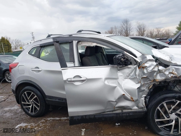 2017 Nissan Rogue Sport SL with VIN JN1BJ1CR9HW132076, listed as a IAAI auction lot 41902108 with 144,913 mi miles. Bid and sale history available at carsss.com. Image 13.