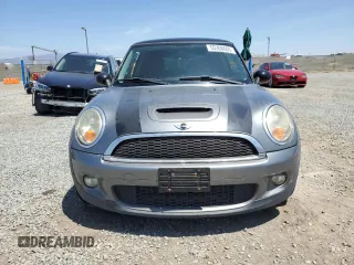 2010 MINI Hardtop S z VIN WMWMF7C53ATZ34487, wystawiony jako Copart lot #55308605 z przebiegiem 128 759 mil mil oraz Tytuł czysty. Historia ofert i sprzedaży dostępna na DreamBid. Obrazek 5.