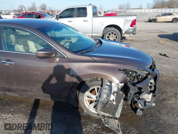 2015 Nissan Altima 2.5 S with VIN 1N4AL3AP8FC172637, listed as a IAAI auction lot 41617876 with 162,290 mi miles. Bid and sale history available at carsss.com. Image 17.