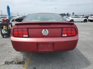 2007 Ford Mustang Deluxe z VIN 1ZVHT80N075308557, wystawiony jako Copart lot #58405905 z przebiegiem 132 271 mil mil oraz Czysty tytuł • Clean title. Historia ofert i sprzedaży dostępna na DreamBid. Obrazek 6.