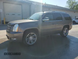 2012 Cadillac Escalade Premium z VIN 1GYS4CEF9CR288266, wystawiony jako Copart lot #54852055 z przebiegiem 201 262 mil mil oraz Szkody całkowita. Historia ofert i sprzedaży dostępna na DreamBid. Obrazek 1.