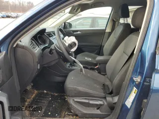 2018 Volkswagen Tiguan S z VIN 3VV1B7AX4JM013112, wystawiony jako Copart lot #47568385 z przebiegiem 95 576 mil mil oraz Szkoda całkowita • Salvage title. Historia ofert i sprzedaży dostępna na DreamBid. Obrazek 7.