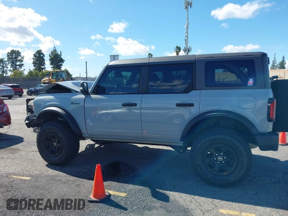 2022 Ford Bronco with VIN 1FMEE5DP1NLB51765, listed as a IAAI auction lot 41792547 with 24,666 mi miles. Bid and sale history available at carsss.com. Image 14.