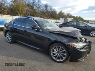 2020 Alfa Romeo Giulia z VIN ZARFANAN2L7626987, wystawiony jako Copart lot #74959044 z przebiegiem 33 486 mil mil oraz Szkoda całkowita • Salvage title. Historia ofert i sprzedaży dostępna na DreamBid. Obrazek 4.