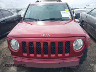 2016 Jeep Patriot Latitude z VIN 1C4NJRFBXGD657097, wystawiony jako IAAI lot #42094327 z przebiegiem 218 389 mil mil oraz . Historia ofert i sprzedaży dostępna na DreamBid. Obrazek 6.