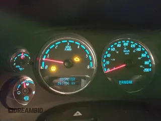 2007 GMC Sierra Denali z VIN 2GTEK638571692369, wystawiony jako Copart lot #46514983 z przebiegiem 261 756 mil mil oraz Szkody całkowita. Historia ofert i sprzedaży dostępna na DreamBid. Obrazek 9.