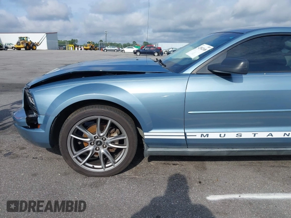 2007 Ford Mustang Deluxe with VIN 1ZVFT80N675294588, listed as a IAAI auction lot 42502168 with 121,562 mi miles and . Bid and sale history available at DreamBid. Image 21.