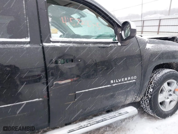 2012 Chevrolet Silverado 1500 LT with VIN 3GCPKSE77CG273494, listed as a IAAI auction lot 41572875 with 1 mi miles. Bid and sale history available at carsss.com. Image 6.