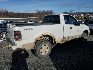 2004 Ford F-150 XL with VIN 1FTRF14W14NC15602, listed as a Copart auction lot 42381205 with 117,684 mi miles and Clean Title. Bid and sale history available at DreamBid. Image 3.
