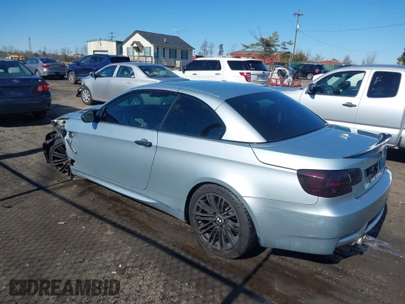 2011 BMW M3 z VIN WBSDX9C53BE399462, wystawiony jako IAAI lot #41562714 z przebiegiem 125 794 mil mil oraz . Historia ofert i sprzedaży dostępna na DreamBid. Obrazek 3.