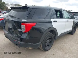 2021 Ford Police Interceptor Utility z VIN 1FM5K8AB1MGA24900, wystawiony jako IAAI lot #41146753 z przebiegiem 87 619 mil mil oraz . Historia ofert i sprzedaży dostępna na DreamBid. Obrazek 4.