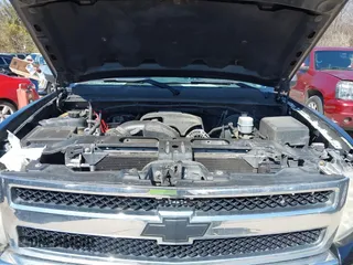 2013 Chevrolet Silverado 1500 LT with VIN 3GCPKSE70DG106167, listed as a IAAI auction lot 41745580 with 205,870 mi miles. Bid and sale history available at carsss.com. Image 10.
