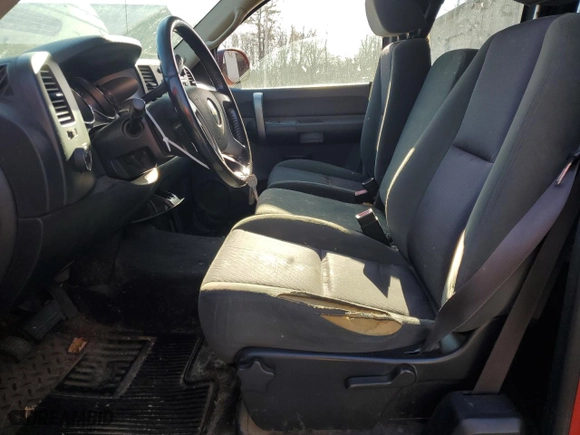 2009 Chevrolet Silverado 1500 LT with VIN 1GCEK29099Z271355, listed as a Copart auction lot 52631235 with 221,409 mi miles and Clean Title. Bid and sale history available at carsss.com. Image 7.