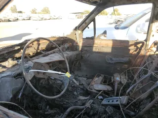 1991 Toyota Pickup DLX z VIN JT4VN13D7M5045456, wystawiony jako Copart lot #77028624 z przebiegiem Nie podano mil oraz Nie do naprawy • Non repairable. Historia ofert i sprzedaży dostępna na DreamBid. Obrazek 7.