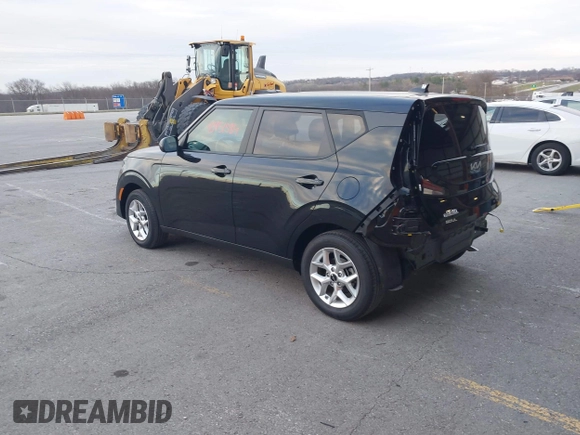 2024 Kia Soul S with VIN KNDJ23AU2R7227499, listed as a IAAI auction lot 40951584 with 2,819 mi miles and . Bid and sale history available at DreamBid. Image 3.