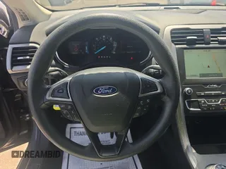 2020 Ford Fusion SE with VIN 3FA6P0LU8LR195683, listed as a IAAI auction lot 42786965 with 71,252 mi miles and . Bid and sale history available at DreamBid. Image 4.