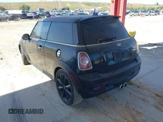 2011 MINI Hardtop S with VIN WMWSV3C51BTY11050, listed as a IAAI auction lot 41981118 with Not Provided miles and . Bid and sale history available at DreamBid. Image 3.
