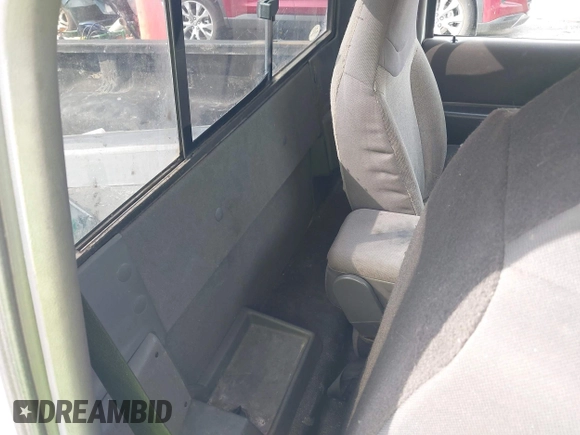 2004 Ford Ranger XL with VIN 1FTYR10U54PA97100, listed as a IAAI auction lot 42464912 with 266,909 mi miles and . Bid and sale history available at DreamBid. Image 8.