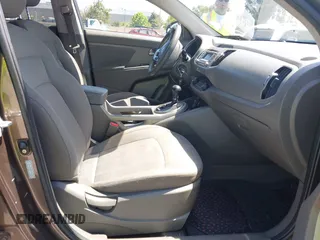 2011 Kia Sportage LX z VIN KNDPB3A25B7099564, wystawiony jako IAAI lot #42328113 z przebiegiem 173 372 mil mil oraz . Historia ofert i sprzedaży dostępna na DreamBid. Obrazek 5.