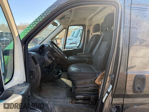2014 Ram ProMaster Cargo with VIN 3C6URVHG4EE122713, listed as a Copart auction lot 53986395 with 304,967 mi miles and Clean Title. Bid and sale history available at carsss.com. Image 6.