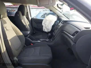 2016 Chevrolet Traverse LT with VIN 1GNKRGKD4GJ302331, listed as a IAAI auction lot 41918706 with 72,823 mi miles. Bid and sale history available at carsss.com. Image 5.