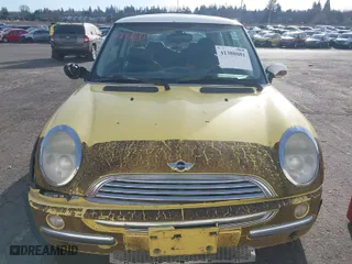 2003 MINI Cooper Hardtop with VIN WMWRC33463TE18371, listed as a IAAI auction lot 41388681 with 155,077 mi miles. Bid and sale history available at carsss.com. Image 6.