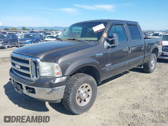 2006 Ford F-250 XL z VIN 1FTSW21P16ED75714, wystawiony jako IAAI lot #42029148 z przebiegiem Nie podano mil oraz . Historia ofert i sprzedaży dostępna na DreamBid. Obrazek 20.