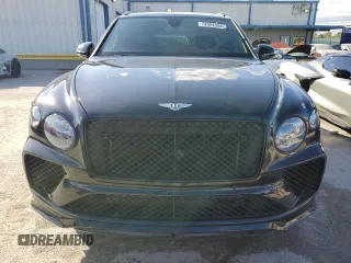 2022 Bentley Bentayga V8 z VIN SJAAM2ZV9NC013534, wystawiony jako Copart lot #74924334 z przebiegiem 10 200 mil mil oraz Nie do naprawy • Non repairable. Historia ofert i sprzedaży dostępna na DreamBid. Obrazek 5.