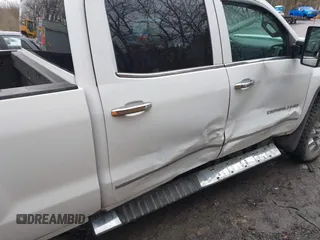 2019 GMC Sierra 2500HD Denali with VIN 1GT12SEY8KF226666, listed as a IAAI auction lot 41717939 with 45,325 mi miles. Bid and sale history available at carsss.com. Image 6.