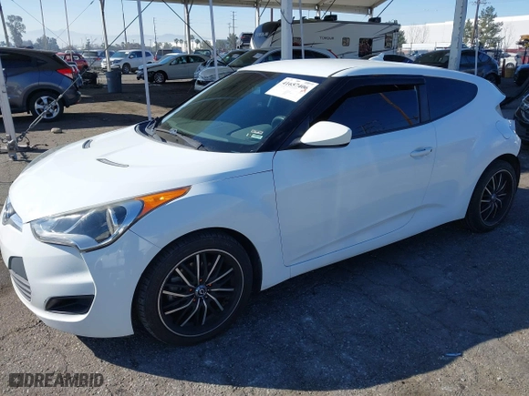 2015 Hyundai Veloster with VIN KMHTC6AD3FU227852, listed as a IAAI auction lot 41657406 with 179,185 mi miles. Bid and sale history available at carsss.com. Image 18.