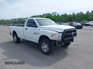 2017 Ram 2500 Tradesman z VIN 3C6MR5AJ3HG643744, wystawiony jako IAAI lot #42342463 z przebiegiem 149 912 mil mil oraz . Historia ofert i sprzedaży dostępna na DreamBid. Obrazek 1.