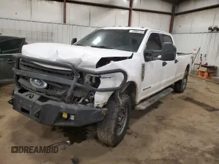 2021 Ford F-350 XL with VIN 1FT8W3BT2MEC11705, listed as a Copart auction lot 44865155 with 313,691 mi miles and Clean Title. Bid and sale history available at DreamBid. Image 1.