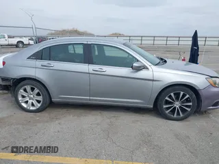 2014 Chrysler 200 Limited with VIN 1C3CCBCG6EN136043, listed as a IAAI auction lot 41974434 with 169,184 mi miles. Bid and sale history available at carsss.com. Image 14.