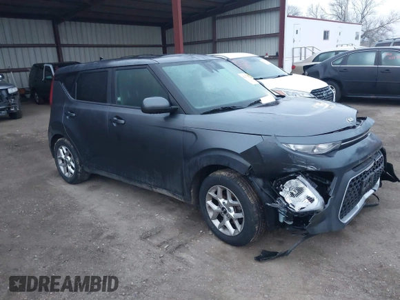 2020 Kia Soul S with VIN KNDJ23AU3L7732782, listed as a IAAI auction lot 41217711 with 63,225 mi miles. Bid and sale history available at carsss.com. Image 1.