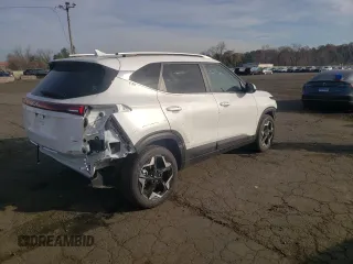 2024 Kia Seltos EX z VIN KNDERCAA3R7596858, wystawiony jako Copart lot #78486404 z przebiegiem 2 392 mil mil oraz Szkoda całkowita • Salvage title. Historia ofert i sprzedaży dostępna na DreamBid. Obrazek 3.