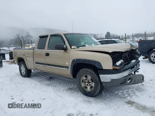 2005 Chevrolet Silverado 1500 with VIN 1GCEK19V75E150685, listed as a IAAI auction lot 41431129 with 254,224 mi miles. Bid and sale history available at carsss.com. Image 1.