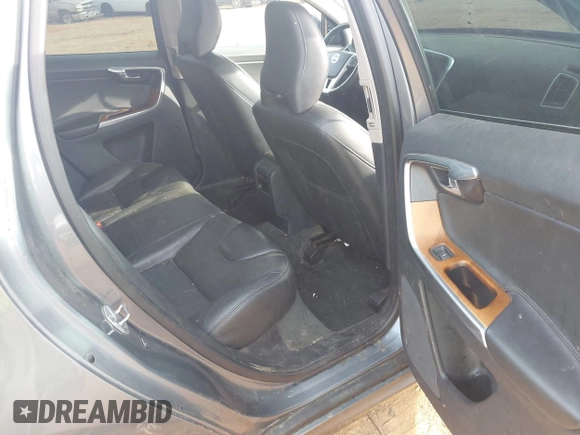 2017 Volvo XC60 Inscription z VIN YV440MDU1H2199868, wystawiony jako IAAI lot #42104412 z przebiegiem 169 841 mil mil oraz . Historia ofert i sprzedaży dostępna na DreamBid. Obrazek 8.