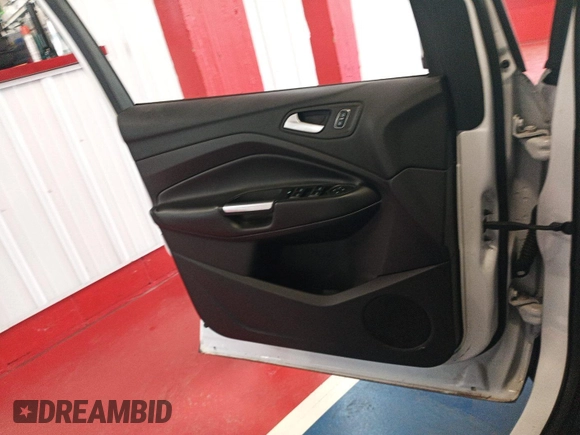 2017 Ford Escape SE z VIN 1FMCU0GD2HUD67783, wystawiony jako IAAI lot #42575794 z przebiegiem 98 188 mil mil oraz . Historia ofert i sprzedaży dostępna na DreamBid. Obrazek 26.