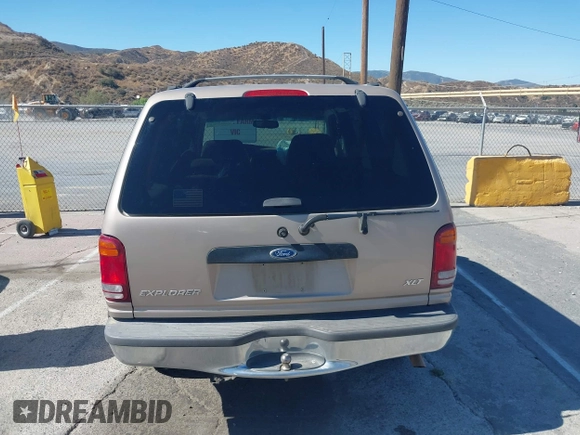 1998 Ford Explorer XL z VIN 1FMZU34E4WZB50132, wystawiony jako IAAI lot #42708532 z przebiegiem 237 486 mil mil oraz . Historia ofert i sprzedaży dostępna na DreamBid. Obrazek 16.
