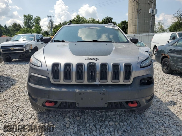 2016 Jeep Cherokee Trailhawk with VIN 1C4PJMBS4GW353088, listed as a Copart auction lot 62275145 with 129,758 mi miles and Clean title. Bid and sale history available at DreamBid. Image 5.