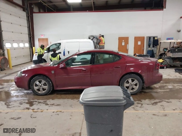 2005 Pontiac Grand Prix with VIN 2G2WP522X51281175, listed as a IAAI auction lot 41615203 with 181,072 mi miles. Bid and sale history available at carsss.com. Image 15.