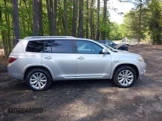 2008 Toyota Highlander Hybrid Limited with VIN JTEEW44AX82024042, listed as a IAAI auction lot 42116069 with 358,321 mi miles. Bid and sale history available at carsss.com. Image 13.