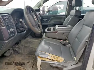 2015 Chevrolet Silverado 3500HD Work Truck z VIN 1GB4CYCG8FF574954, wystawiony jako Copart lot #58710575 z przebiegiem 203 905 mil mil oraz Czysty tytuł • Clean title. Historia ofert i sprzedaży dostępna na DreamBid. Obrazek 7.