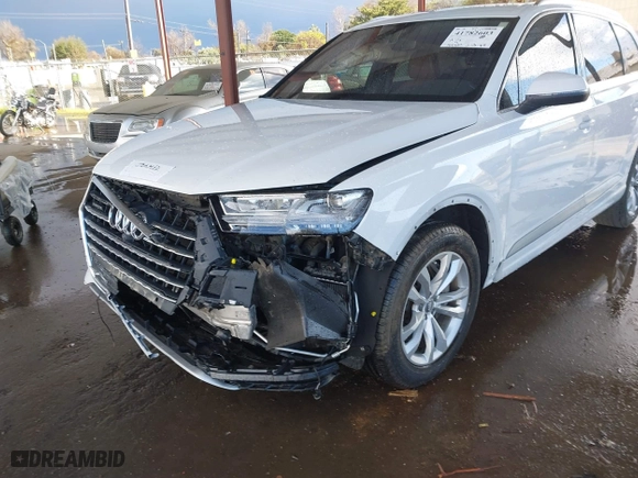 2018 Audi Q7 Premium Plus with VIN WA1LAAF73JD015035, listed as a IAAI auction lot 41782603 with 100,610 mi miles. Bid and sale history available at carsss.com. Image 6.