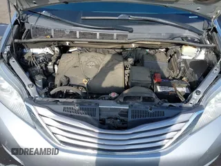 2017 Toyota Sienna XLE Auto Access Seat with VIN 5TDYZ3DC5HS831596, listed as a IAAI auction lot 42146953 with 181,807 mi miles. Bid and sale history available at carsss.com. Image 10.