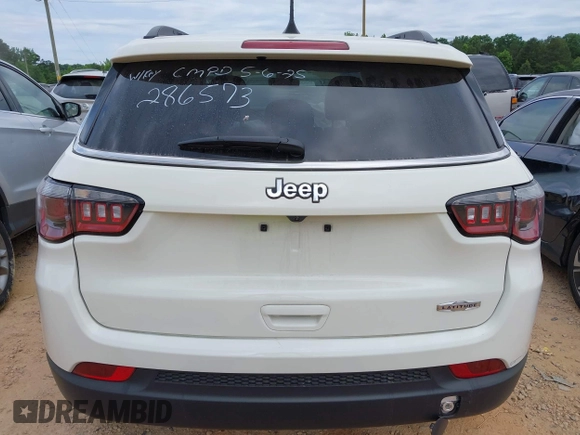 2018 Jeep Compass Latitude with VIN 3C4NJCBB6JT286573, listed as a IAAI auction lot 42302783 with 30,124 mi miles and . Bid and sale history available at DreamBid. Image 16.